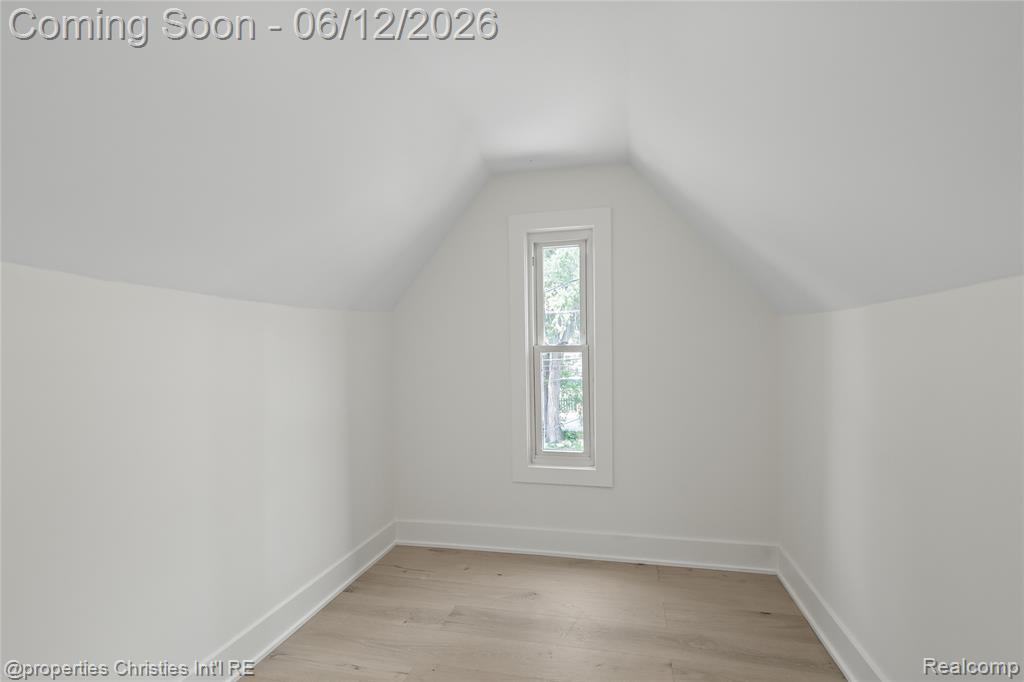 22502 Beach Street, Saint Clair Shores, MI 48081 — Photo 13