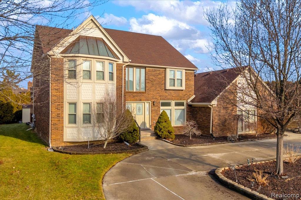 18676 Country Club Circle, Riverview, MI 48193 — front exterior