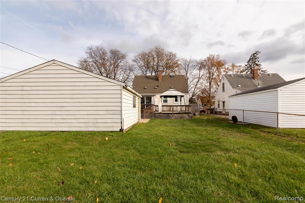 7077 Deering Street, Garden City, MI — Photo 32