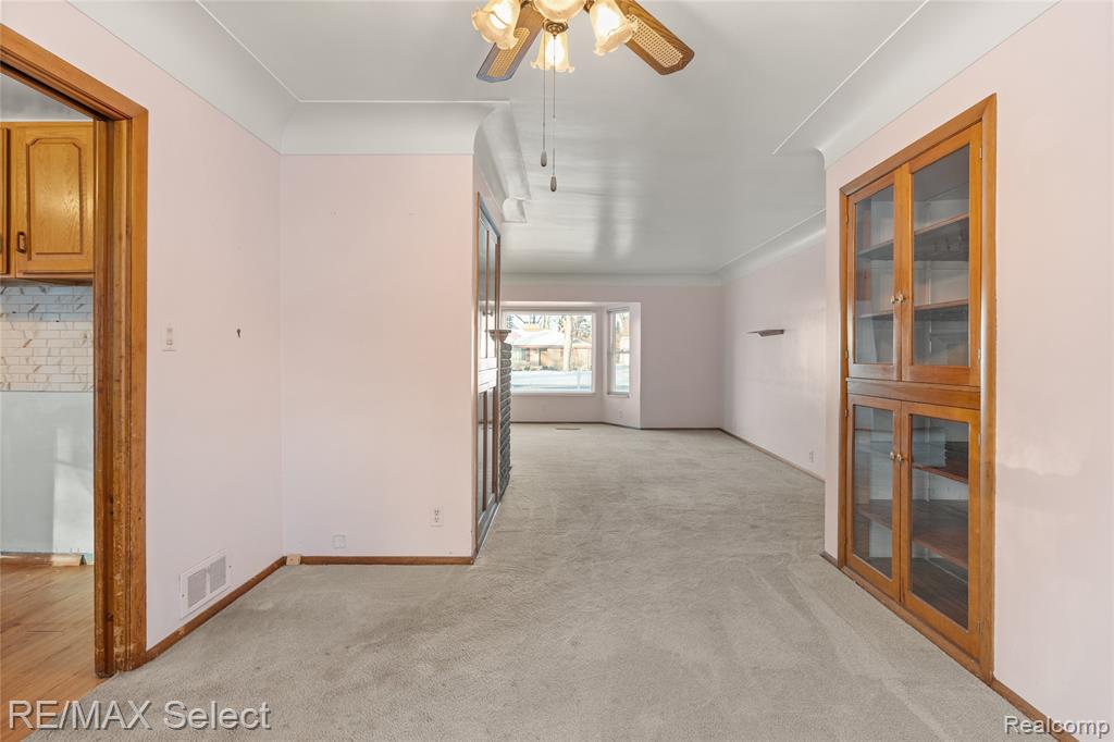 4298 Farmcrest Street, Burton, MI 48509 — Photo 15