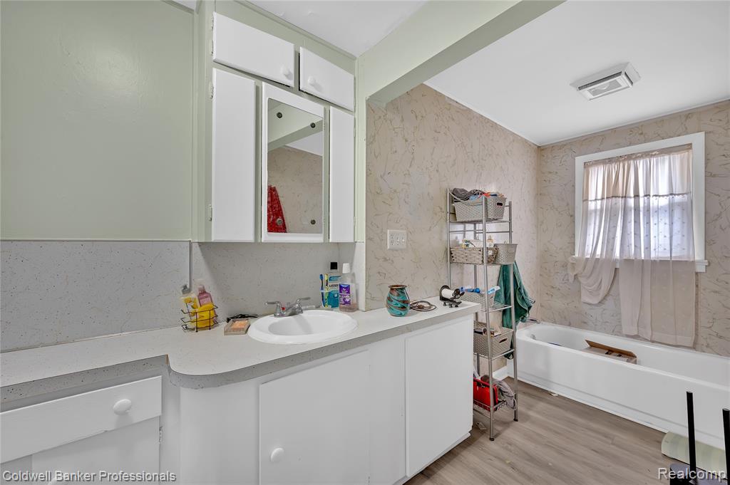 413 Turrill Avenue, Lapeer, MI 48446 — Photo 16