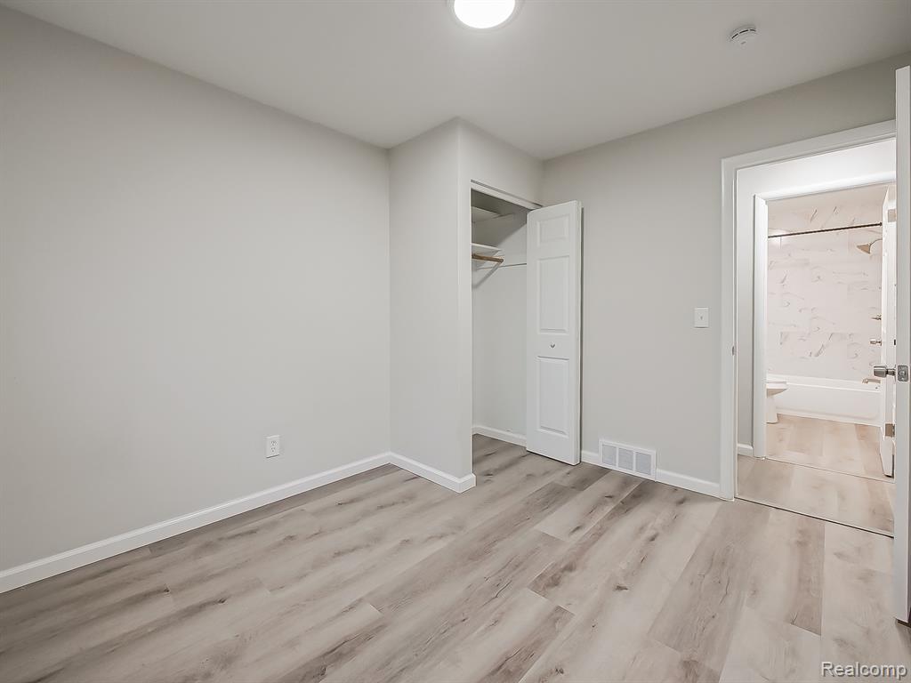 536 Emerson Avenue, Pontiac, MI 48342 — Photo 9