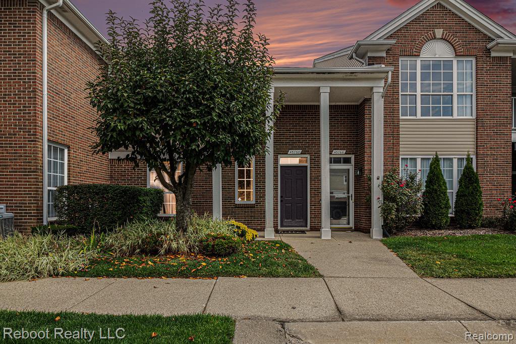 45760 Warwick Drive, Macomb, MI 48044 — Photo 16