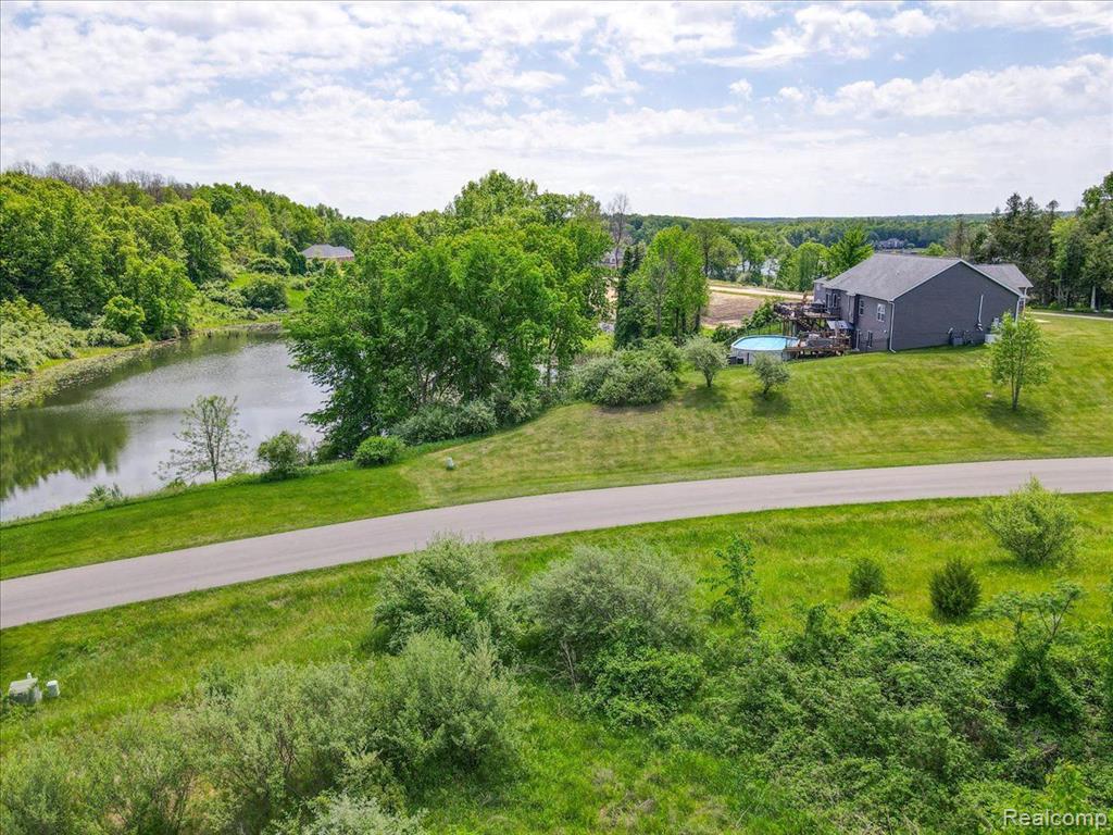 715 ORCHARD RIDGE Court, Ortonville, MI 48462 — Photo 34