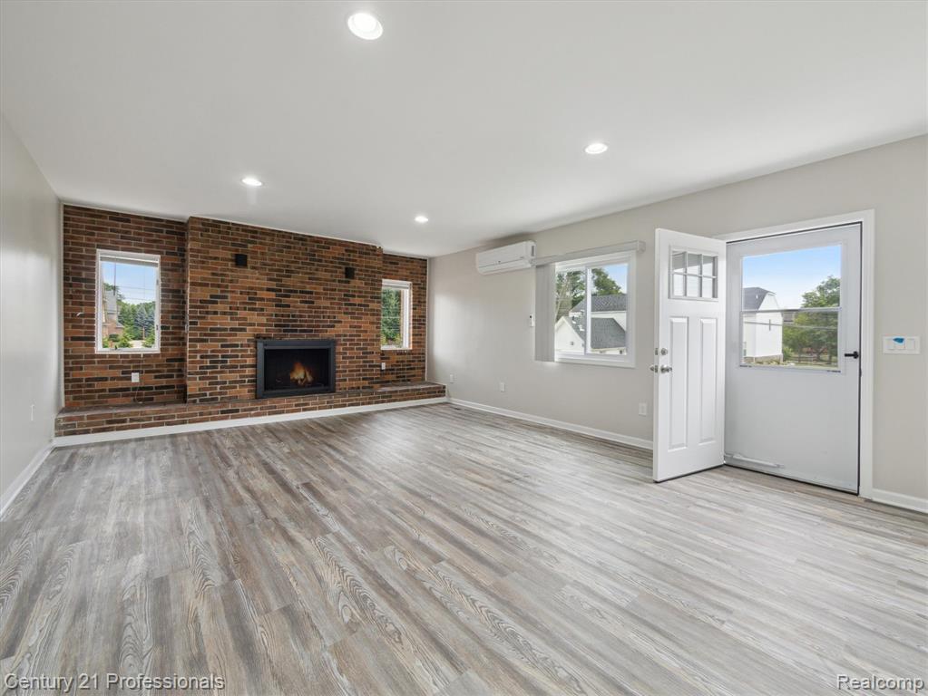 21120 Halsted Road, Farmington Hills, MI 48167 — Photo 17