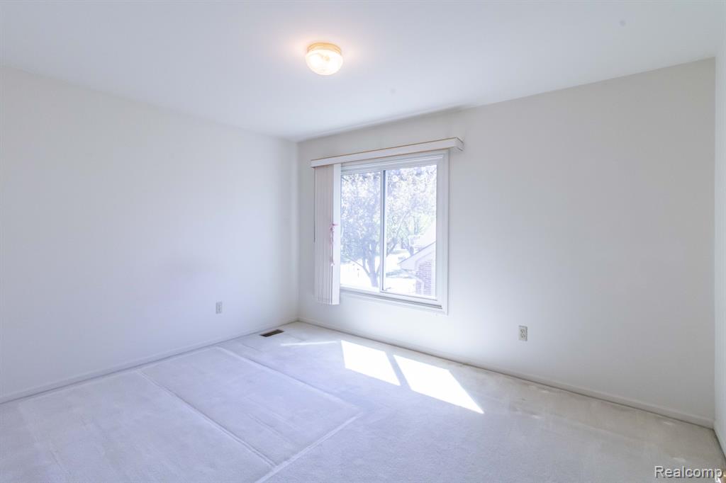 42852 SANDSTONE Drive, Novi, MI 48377 — Photo 19