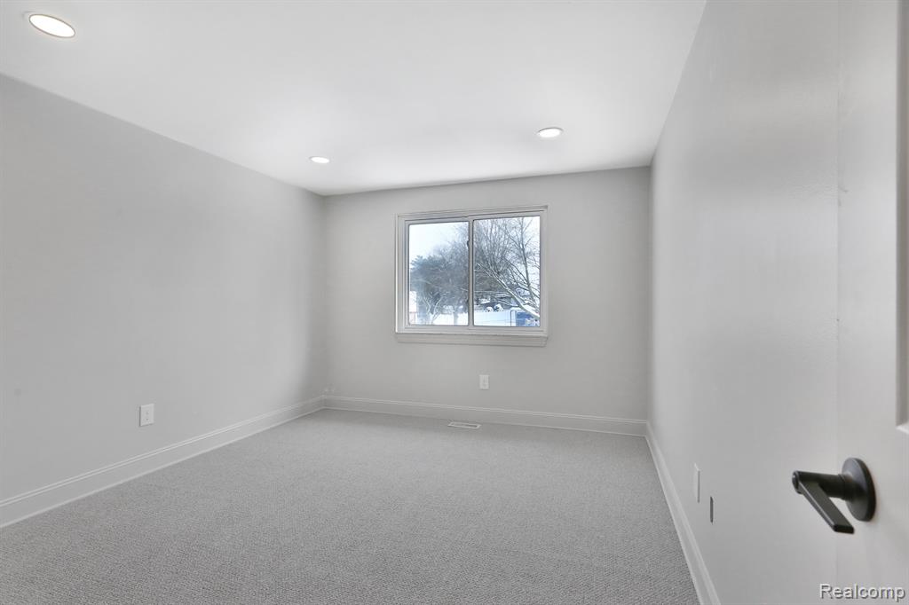 39920 BAROQUE Boulevard, Clinton Twp, MI 48038 — Photo 26