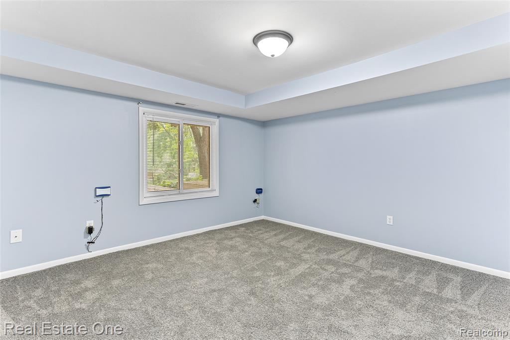 2509 Golden Shores Drive, Fenton, MI 48430 — Photo 23