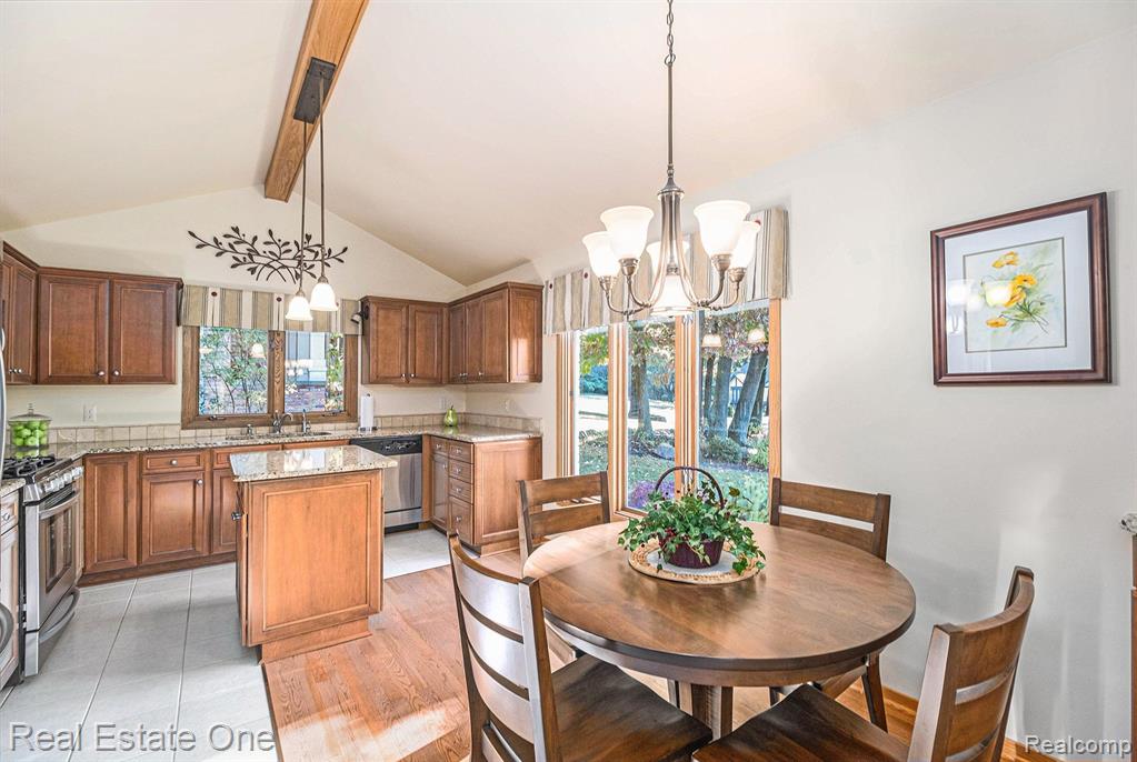 8323 FAWN VALLEY Drive, Clarkston, MI 48348 — Photo 12