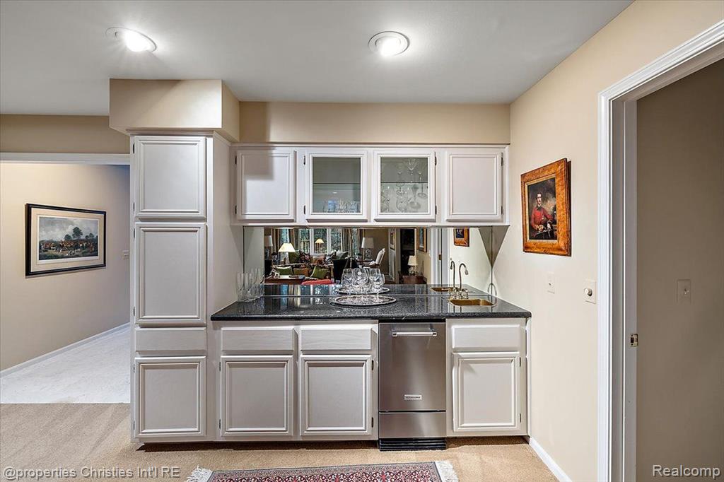 5579 Pine Brooke Court, Bloomfield Hills, MI 48304 — Photo 16