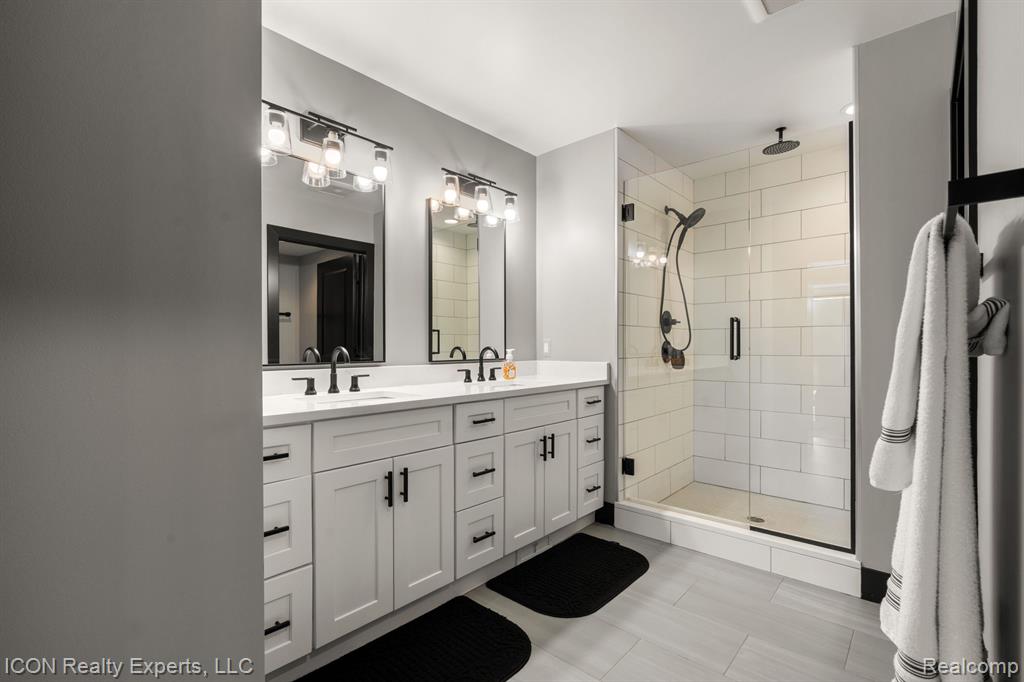 714 E PARENT Avenue, Royal Oak, MI 48067 — Photo 37