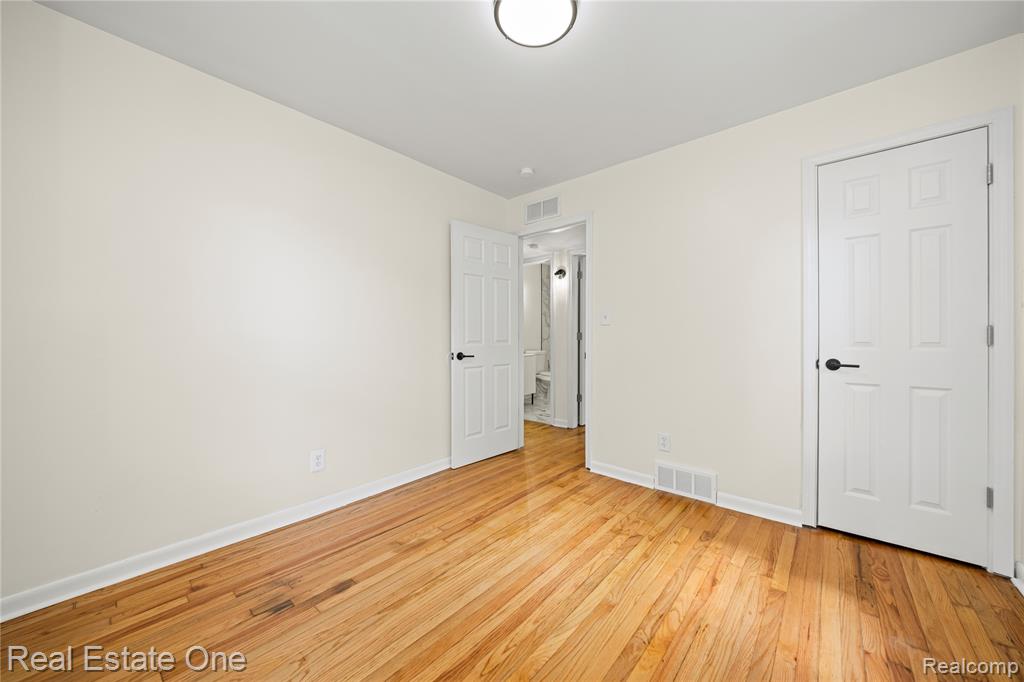 4521 COLUMBUS Street, Wayne, MI 48184 — Photo 18