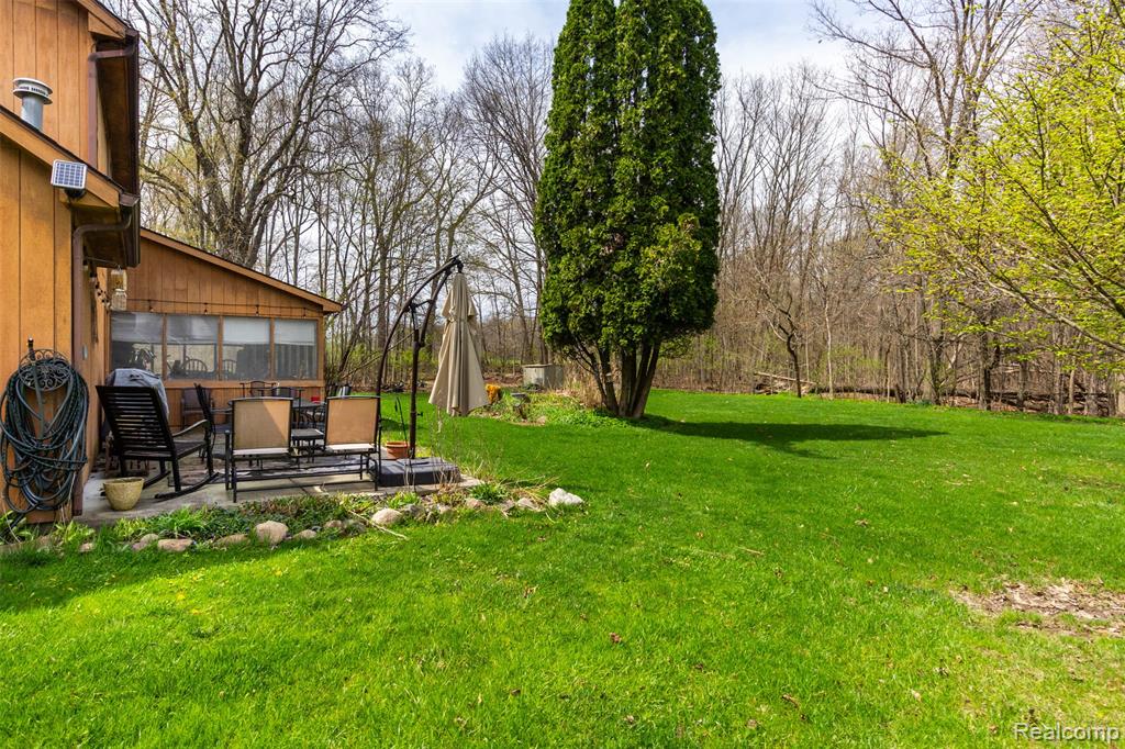 5327 Fern Drive, Fenton, MI 48430 — Photo 37