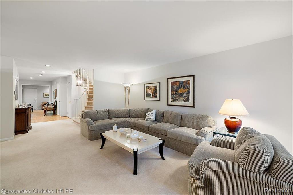 7036 Bridge Way, West Bloomfield, MI — Photo 10