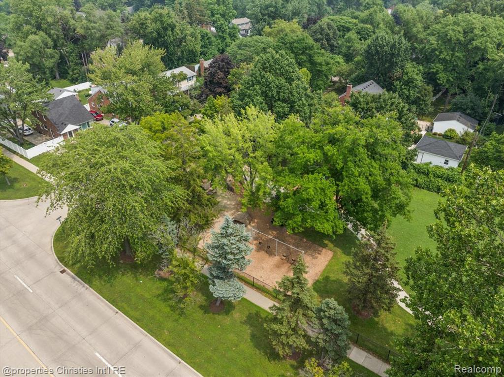 13356 Balfour Avenue, Huntington Woods, MI — Photo 47
