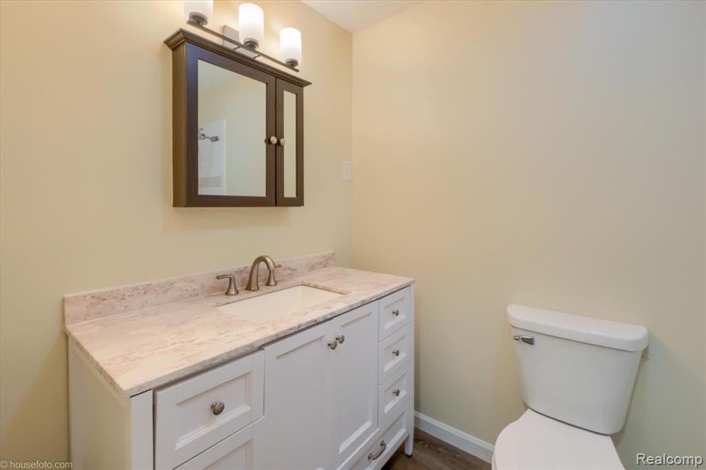 580 N Almont Avenue, Imlay City, MI 48444 — Photo 27