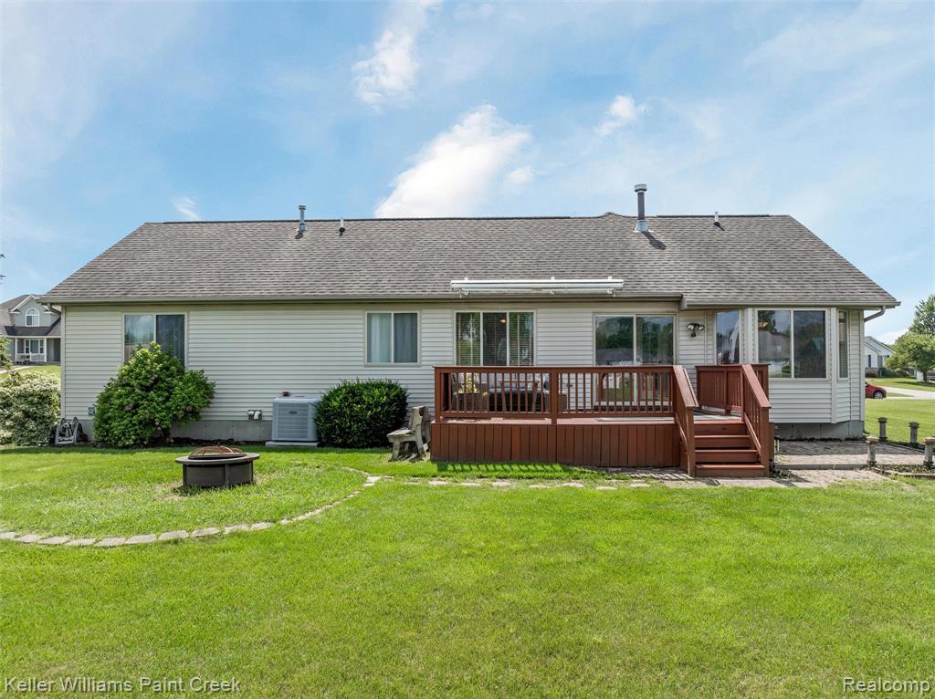 7537 Waterfall Drive, Grand Blanc, MI 48439 — Photo 34
