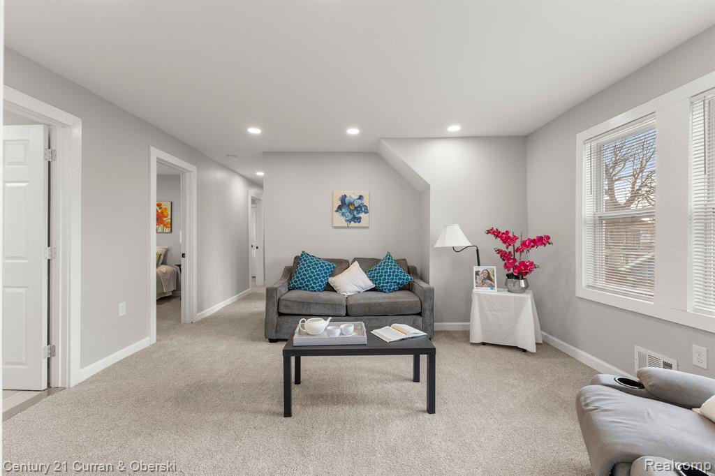 3843 MARTIN Street, Detroit, MI 48210 — Photo 28
