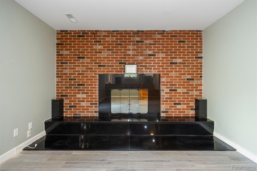 5731 FARMINGTON Road, West Bloomfield, MI — Photo 26