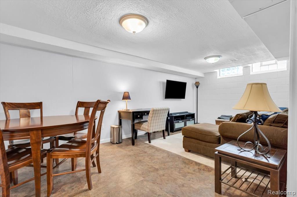 784 University Place, Grosse Pointe, MI 48230 — Photo 40
