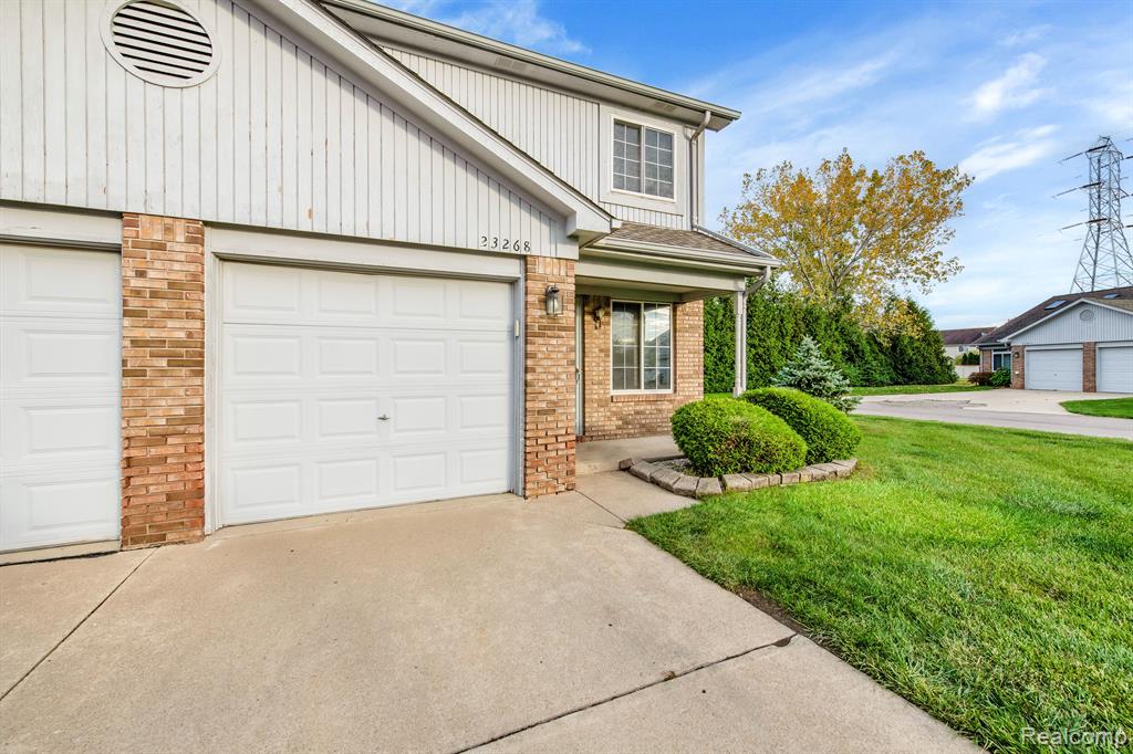 23268 STOFLET Lane, Trenton, MI 48183 — Photo 4