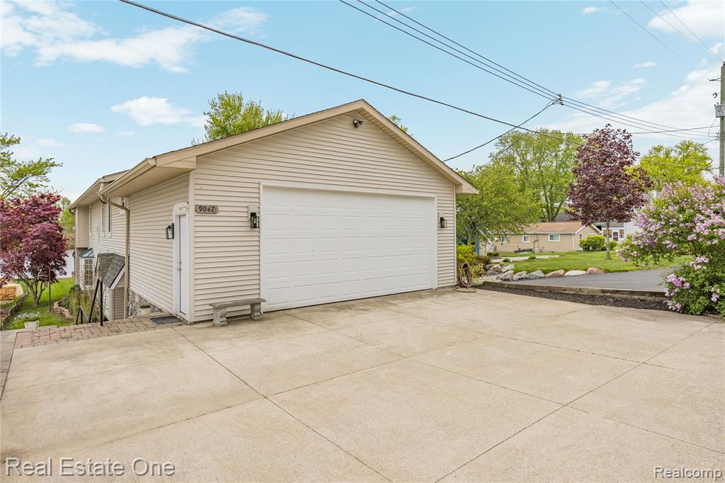 9047 Gale Road, White Lake, MI — Photo 4