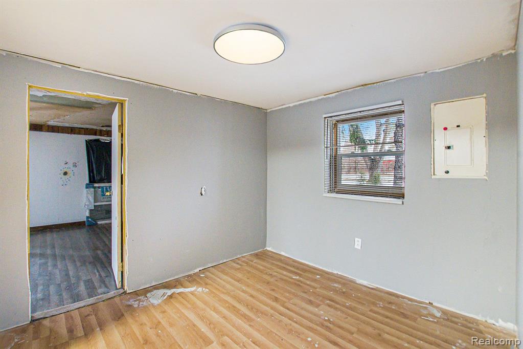 9600 EAST Road, Burt, MI 48417 — Photo 4