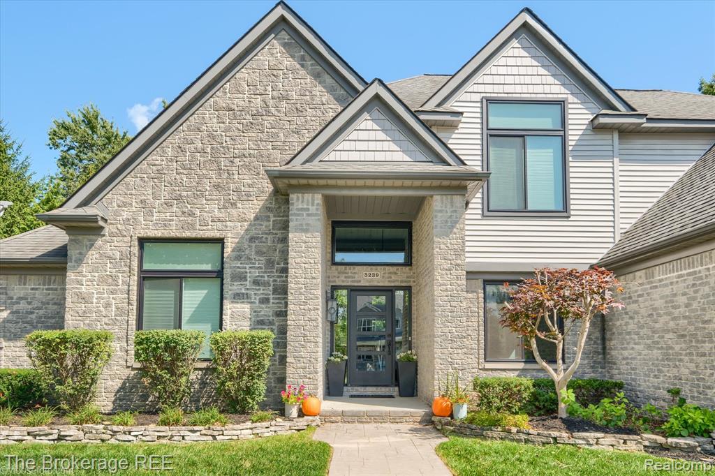 5239 Farmridge Lane, Grand Blanc, MI 48439 — Photo 4