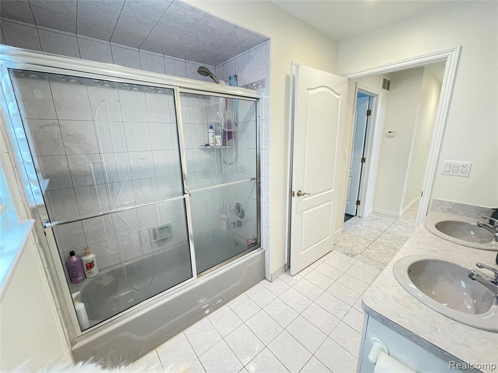 50531 Princeton Drive, Macomb, MI 48044 — Photo 38