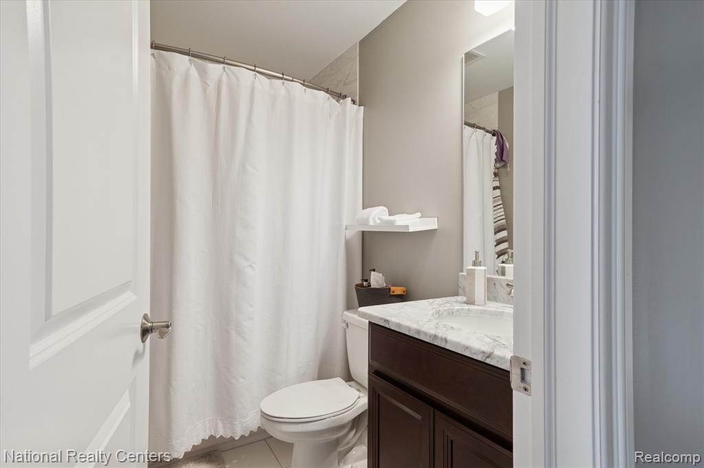 9888 Meadow View Court, Northville, MI 48167 — Photo 38