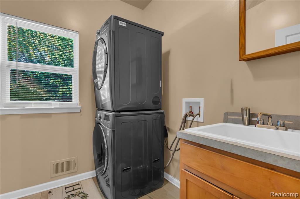 6600 Doyon Drive S, Waterford, MI 48327 — Photo 14
