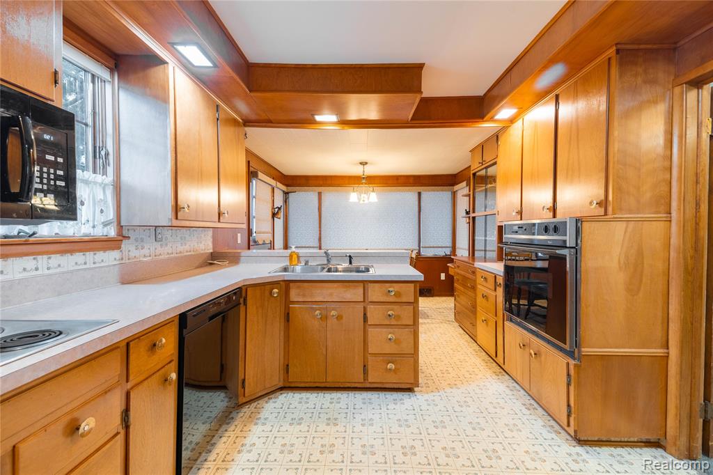 29863 East River Road, Grosse Ile, MI 48138 — Photo 13