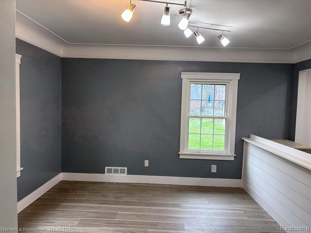 9614 Auburndale Street, Livonia, MI 48150 — Photo 5