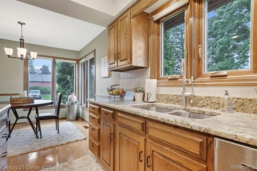 866 GREENVIEW Court, 6, Rochester Hills, MI 48307 — Photo 22