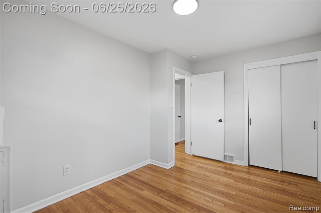 8585 Dixie Lane, Dearborn Heights, MI 48127 — Photo 22