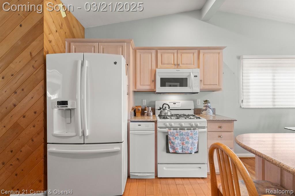 7484 N CHARLESWORTH Street, Dearborn Heights, MI 48127 — Photo 14