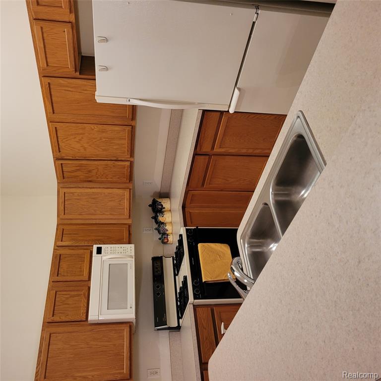 22865 Woodcreek Drive, Taylor, MI 48180 — Photo 8