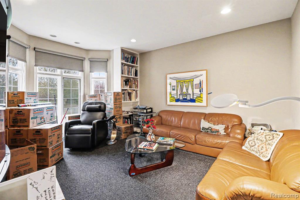 6426 Country Shire Lane, West Bloomfield, MI 48323 — Photo 11