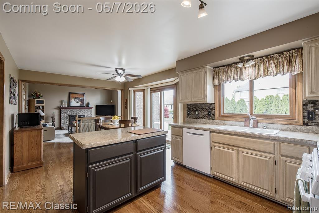 16497 Evelyn Drive, Macomb, MI 48042 — Photo 14