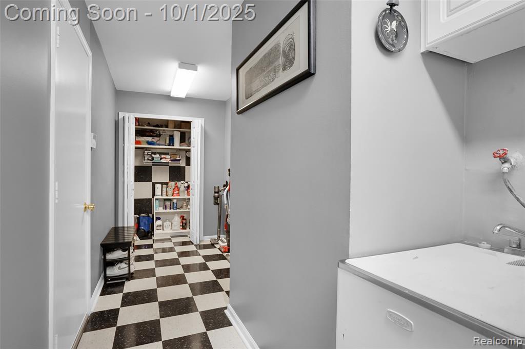 4154 Wabeek Lake Drive S, Bloomfield Hills, MI 48302 — Photo 24