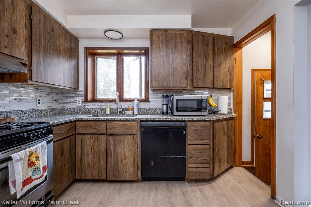 5134 Canterbury Lane, Warren, MI 48092 — Photo 14