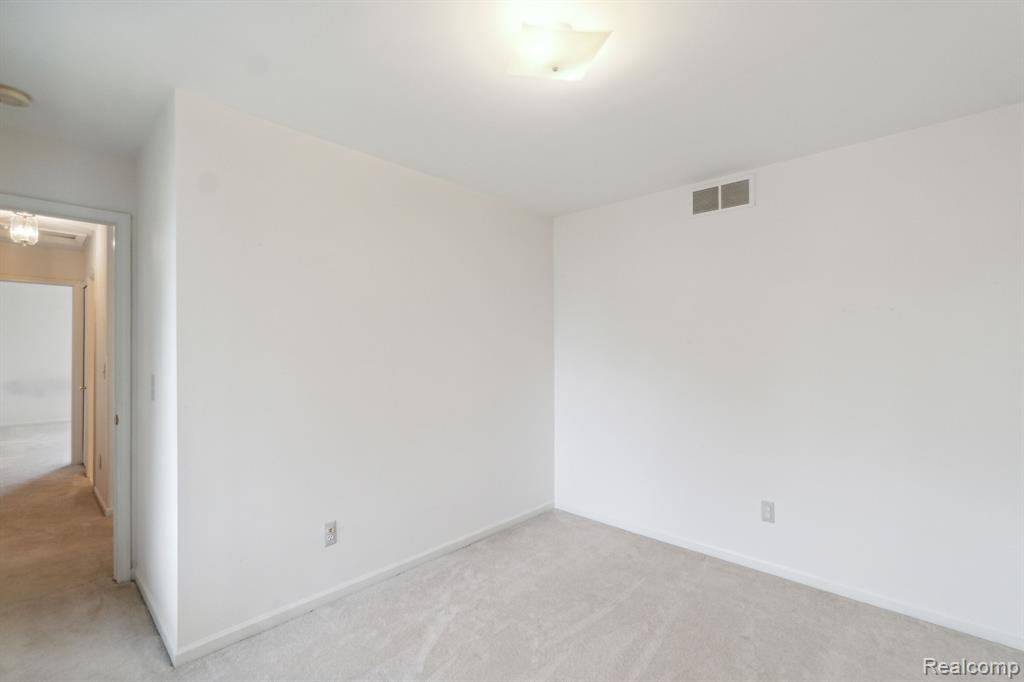 8062 FOX HOLLOW Road, Goodrich Vlg, MI — Photo 27