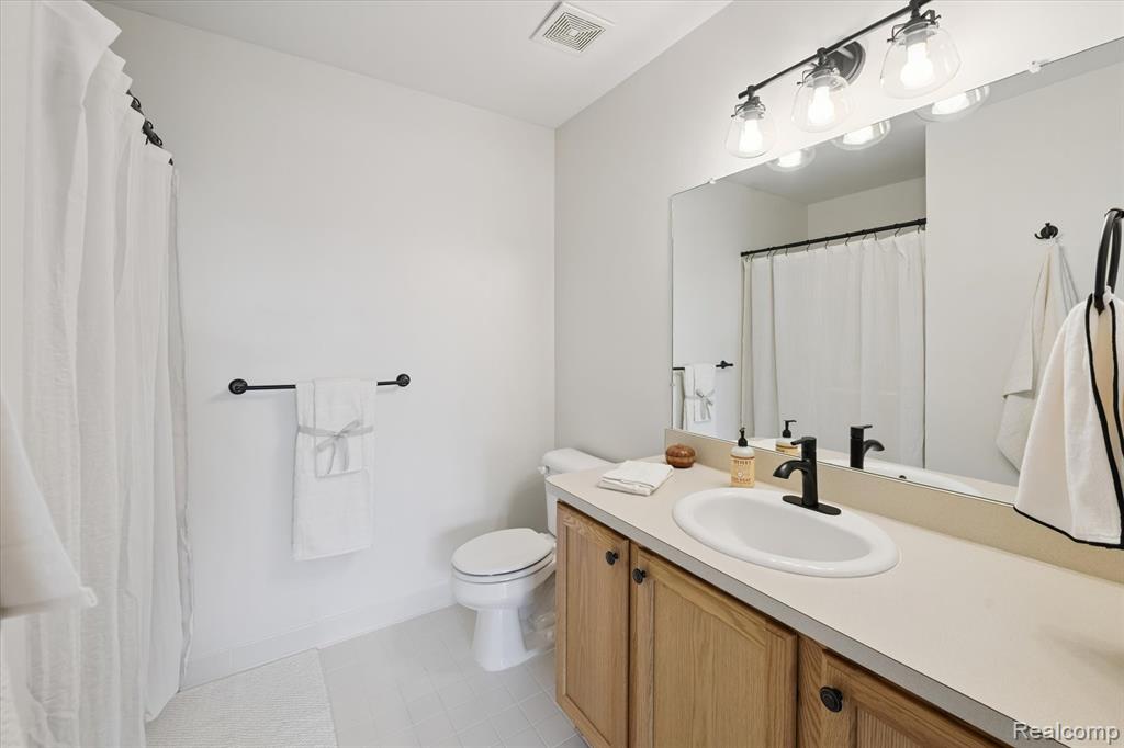 28256 Oakmonte Circle E, New Hudson, MI 48165 — Photo 25