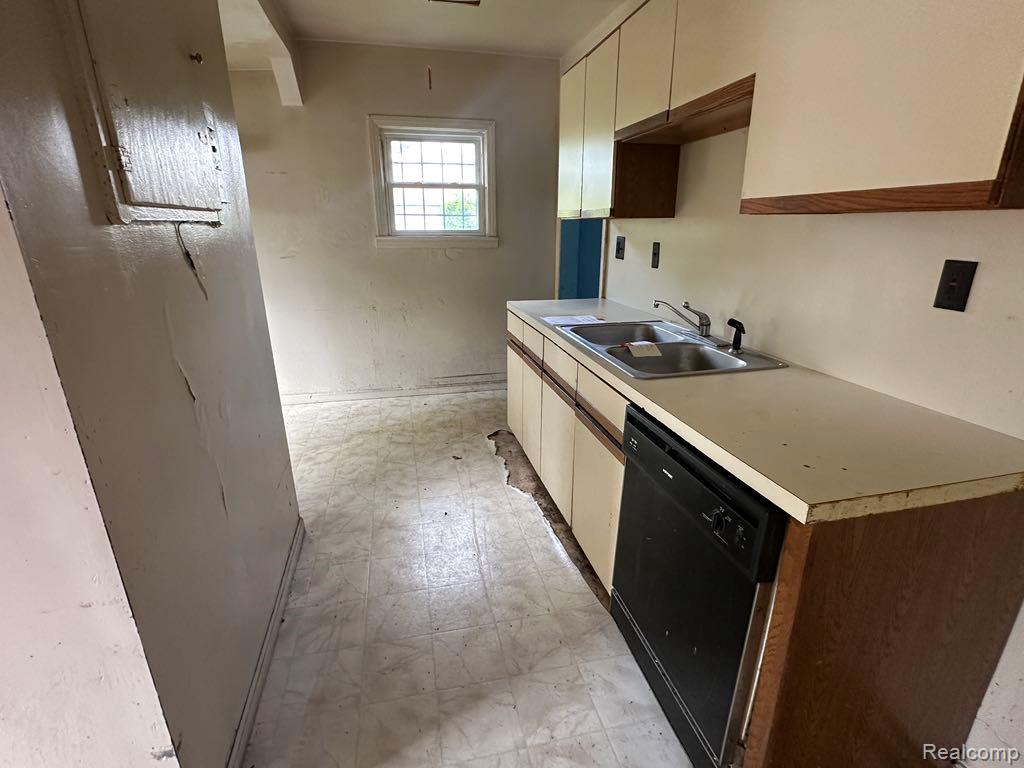 14171 Plainview Avenue, Detroit, MI 48223 — Photo 9