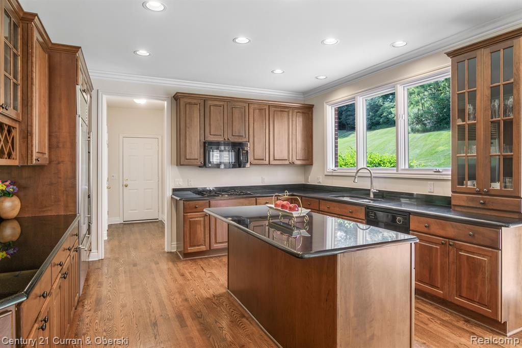 18585 STEEP HOLLOW Court, Northville, MI 48168 — Photo 21