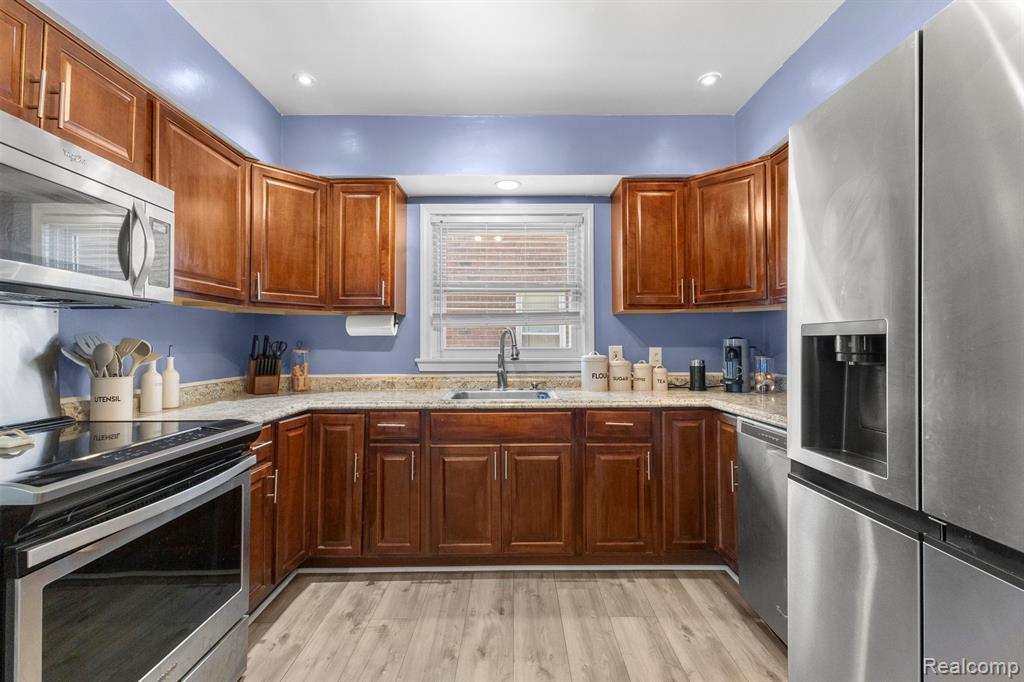 823 NEW YORK Avenue, Lincoln Park, MI 48146 — Photo 23