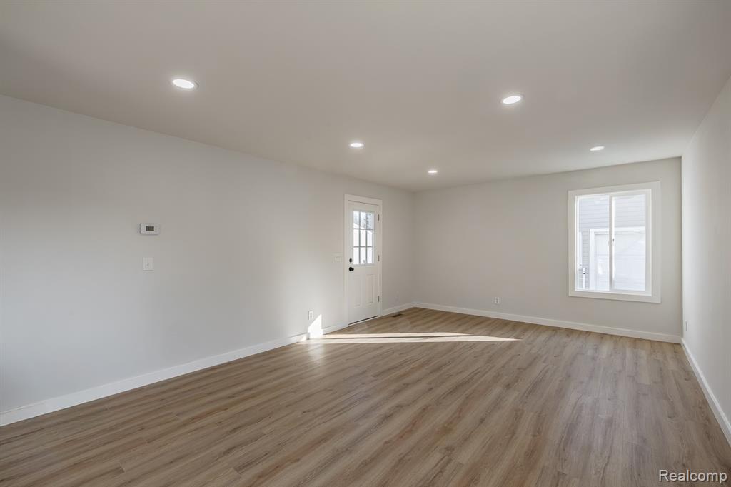 4075 Kempf Street, Waterford, MI 48329 — Photo 20