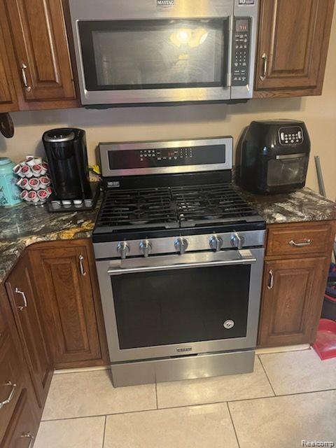 24816 CUSHING Avenue, Eastpointe, MI 48021 — Photo 8