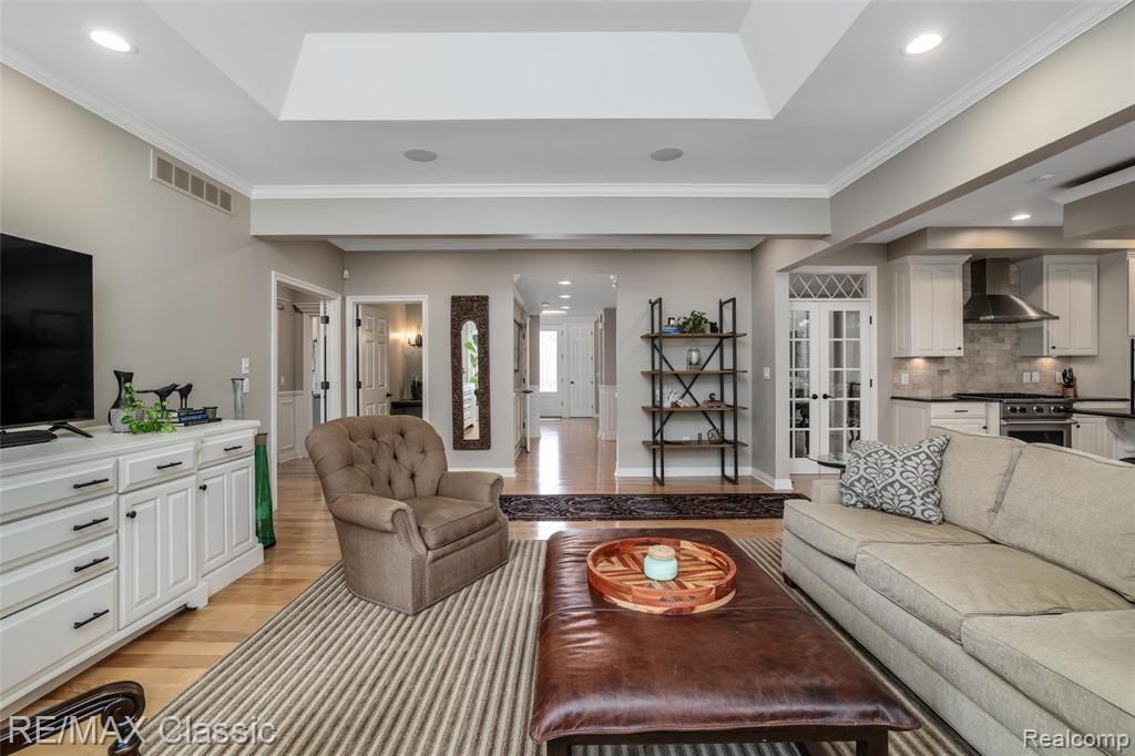 18438 Clairmont Circle E, Northville, MI 48168 — Photo 21