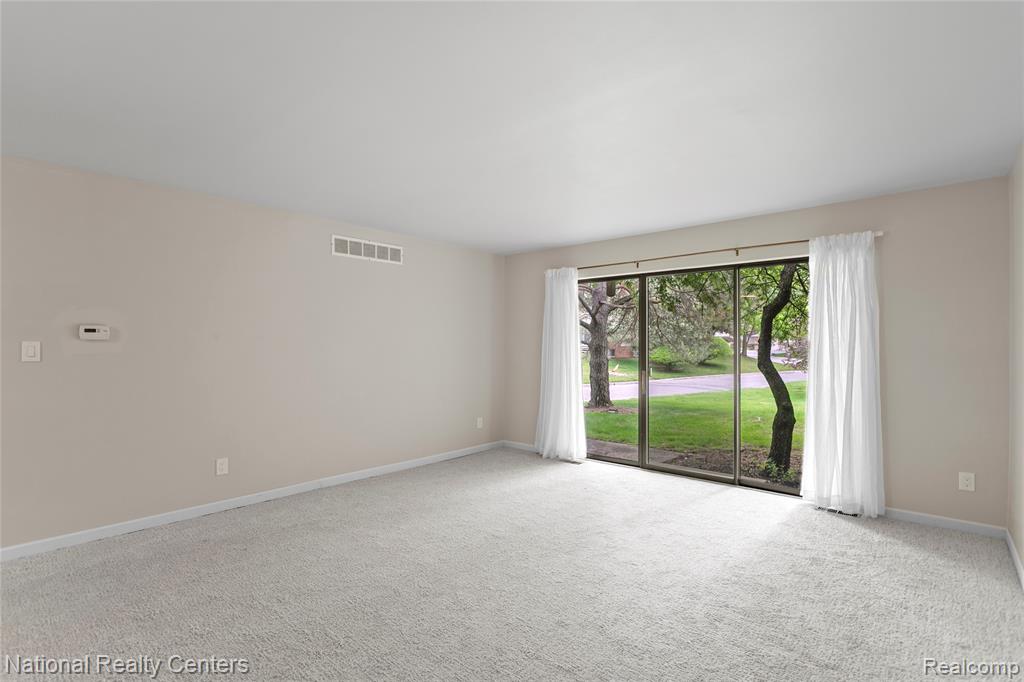 7103 Pebble Park Drive, West Bloomfield, MI — Photo 14